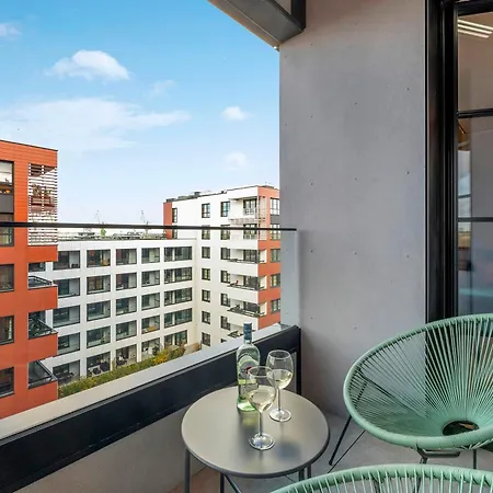 Doki Living & Foodhall By Downtown Apartment